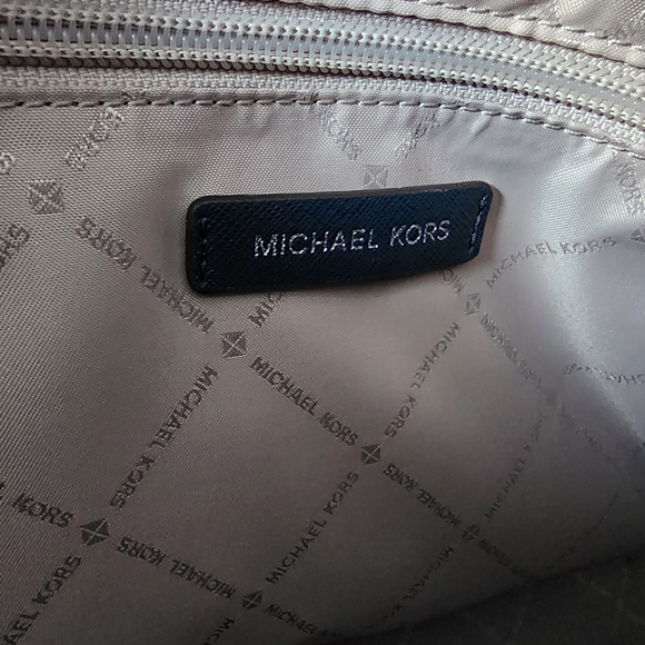 Micheal Kors Bag - Picture 2 of 2